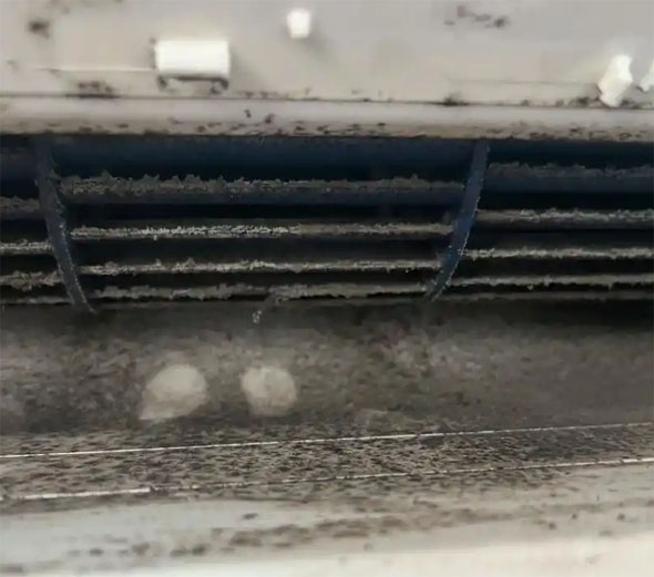 庆云空调吹的风有股烧焦味是怎么回事